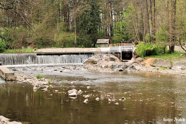Novosedelský jez Jemčina s MVE Novosedelský jez Jemčina s MVE