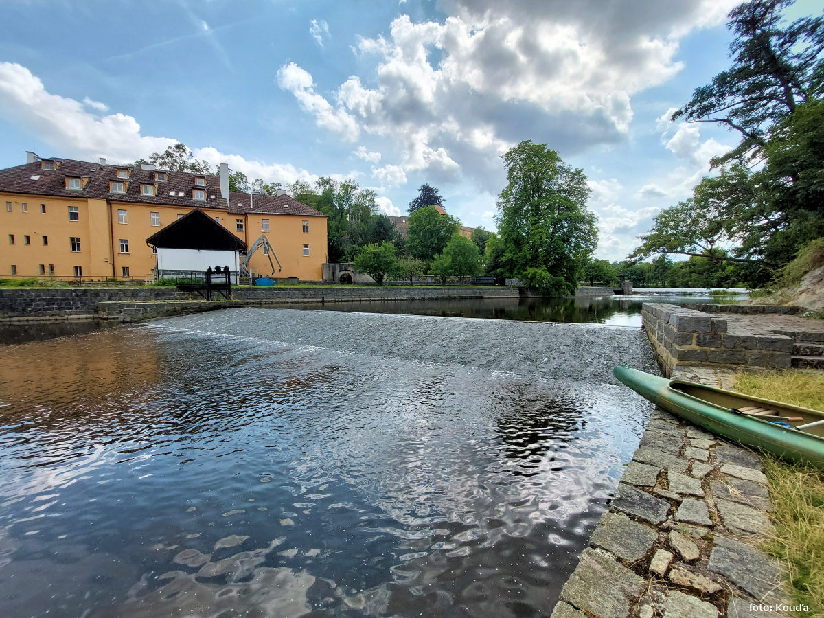 rkm 241,2 Vyrovnávací jez 08/2024 rkm 241,2 Vyrovnávací jez 08/2024