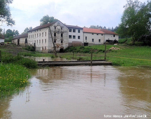 Chodeč, nízká lávka