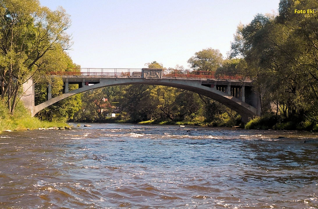 rkm 154,5 Peřej nad mostem ve Velichově rkm 154,5 Peřej nad mostem ve Velichově