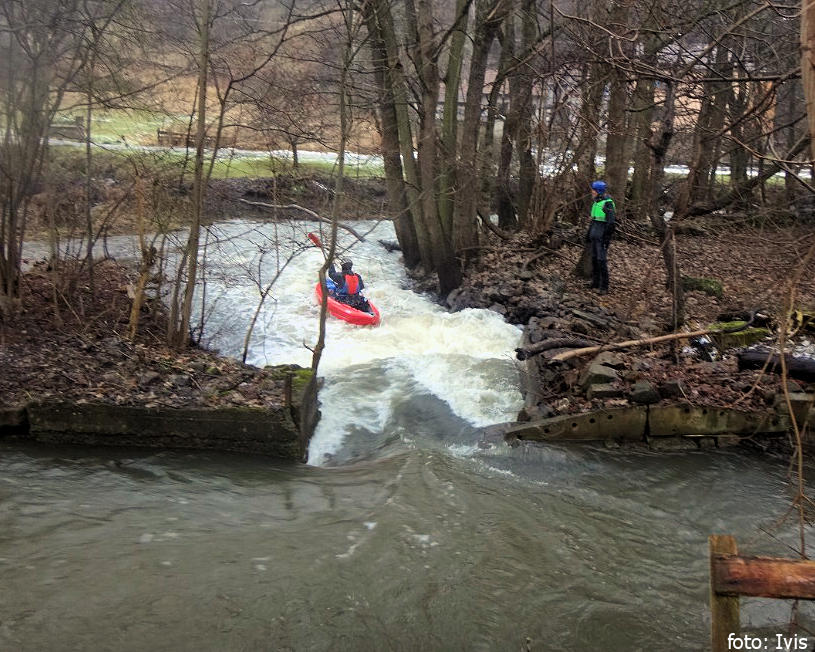rkm. 14,1 Rozvalený jez pod Žďárkem