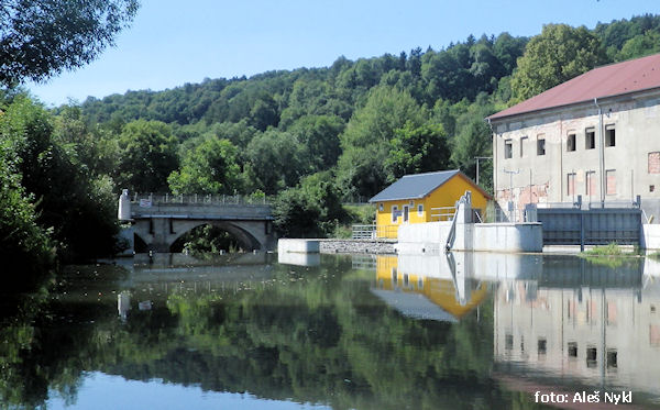 rkm. 18,8 Jez Starý Šachov z nadjezí