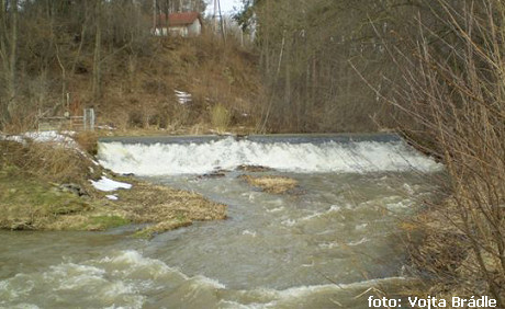 rkm. 0,7 Poslední jez u Světlé 