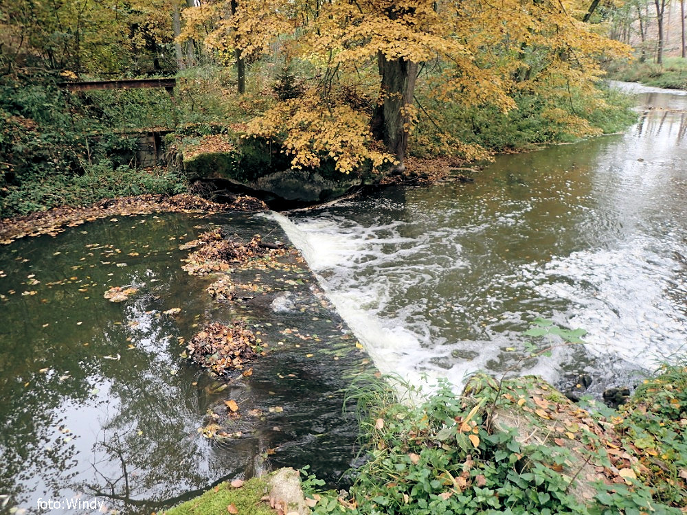 Jez Hlubokodol na ř. km cca 2,1 Jez Hlubokodol na ř. km cca 2,1