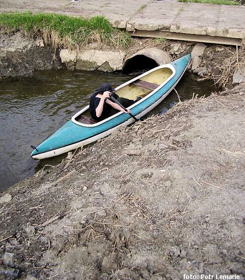 Průjezd trubkou před Kostelcem nad Labem Průjezd trubkou před Kostelcem nad Labem