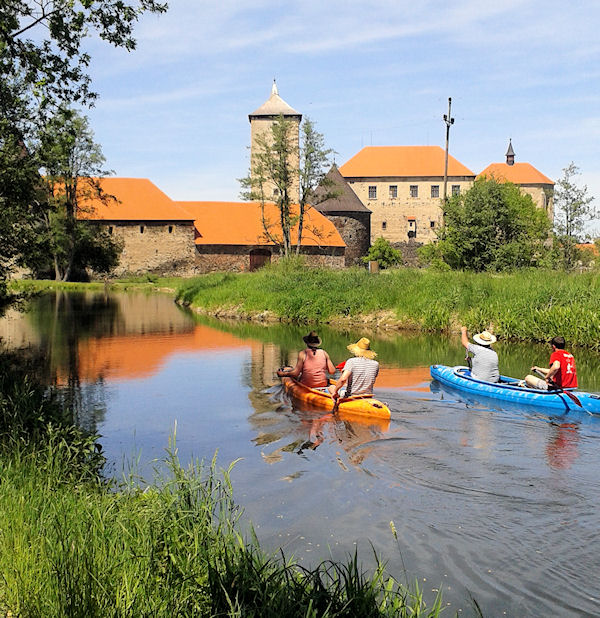 Vodní příkop hradu Švihov Vodní příkop hradu Švihov