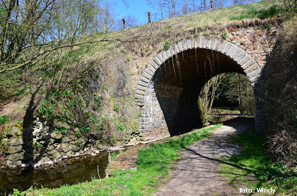 ř. km 8,4 - viadukt v Dobroníně ř. km 8,4 - viadukt v Dobroníně