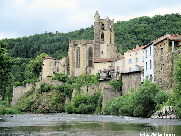 Klášter v Lavote Chilhac Klášter v Lavote Chilhac