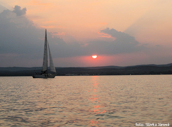 Dramatická obloha prvního večera Dramatická obloha prvního večera