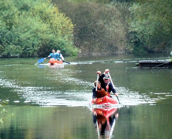 Prvni a druha posadka na obcerstvovacce Prvni a druha posadka na obcerstvovacce