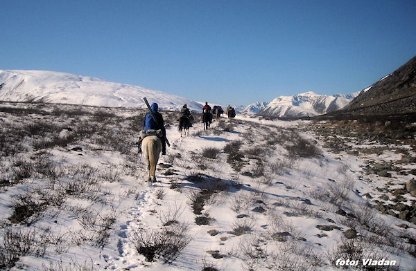Na koních skrze horské sedlo 2000m Na koních skrze horské sedlo 2000m