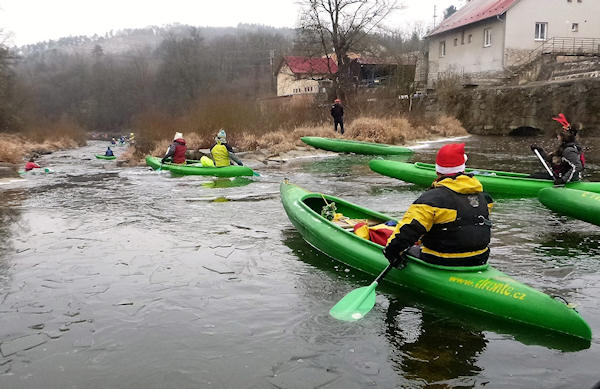 Nájezd ledovou tříští do Pěnkavy Nájezd ledovou tříští do Pěnkavy