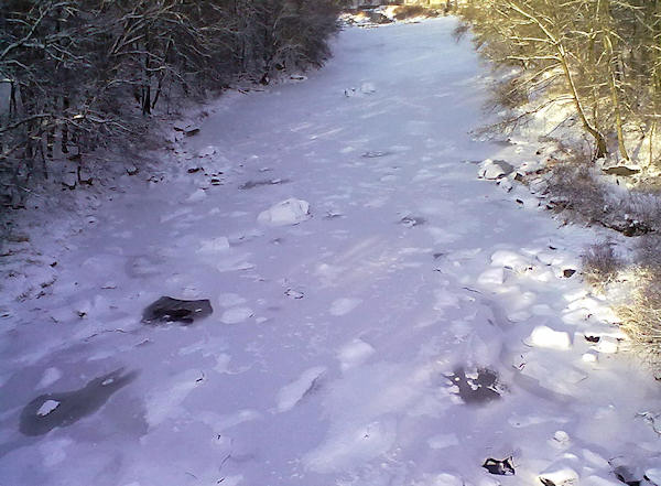 Zamrzlá peřej v Krhanicích v roce 2012 Zamrzlá peřej v Krhanicích v roce 2012