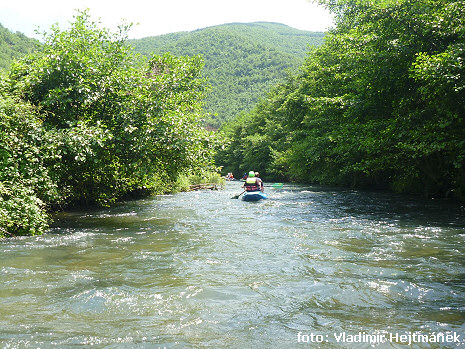 Spodní část Bregalnice po opuštění sevřeného údolí Spodní část Bregalnice po opuštění sevřeného údolí