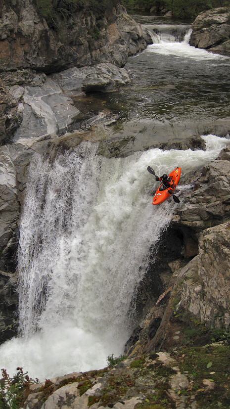 Rizanesse, vodopád 10 m Rizanesse, vodopád 10 m