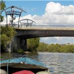 Most u soutoku Berounky s Vltavou je ozdobený rozhlednami